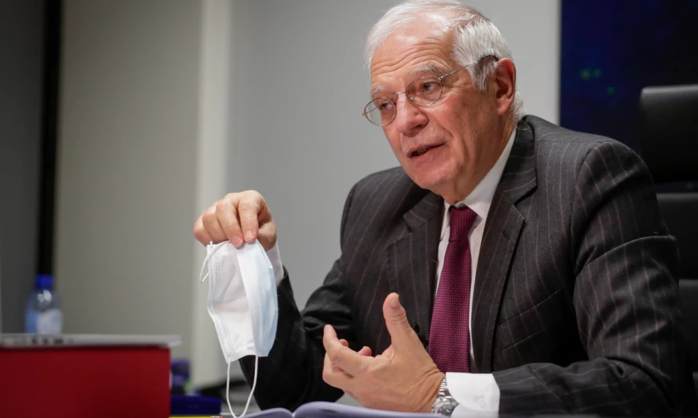 Μπορέλ κατά Ρώσων: Ισχυρίζονται πως τα εμβόλιά μας θα μας μετατρέψουν σε πιθήκους